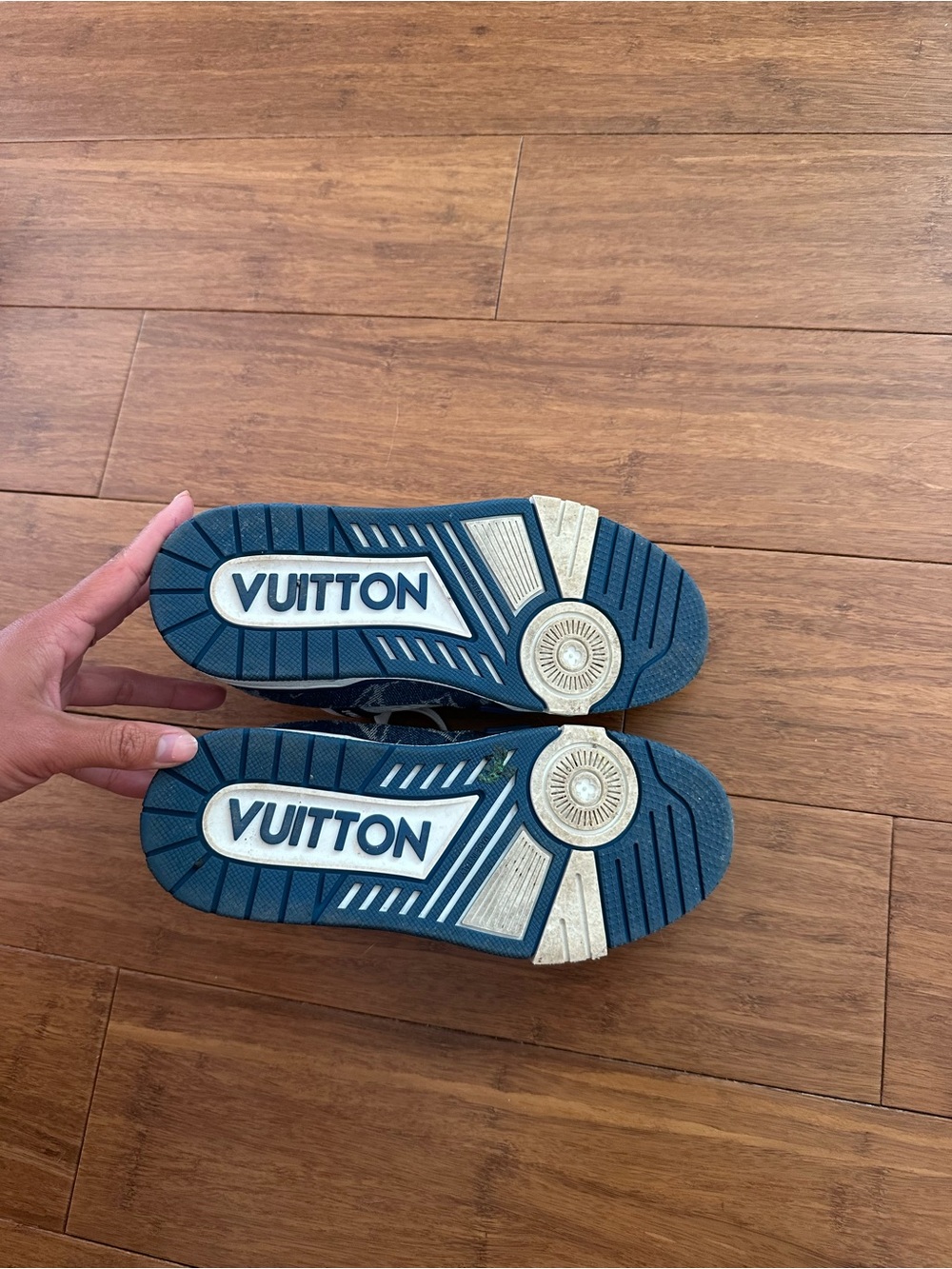 Almost brand new Louis Vuitton Women’s White and Blue Low-Top Sneakers - Picture 3 of 4